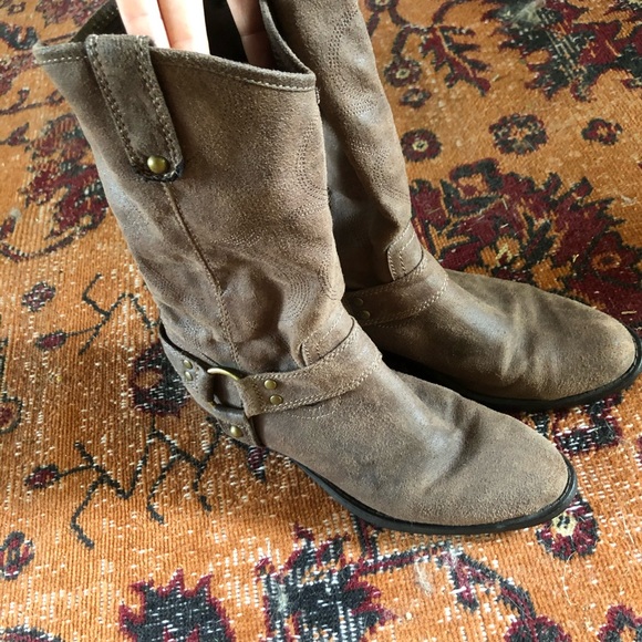 Rampage Faux Suede Western Boots - Picture 2 of 4